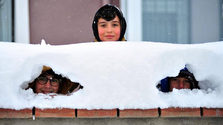 Erzurum beyaza büründü: 14 Ekim Salı okullar tatil mi? Gözler Valilik açıklamasında! 7